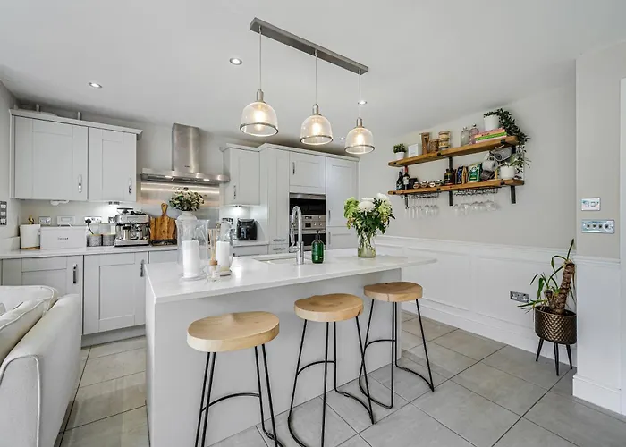 Luxury New Home With Gym & Hot Tub Near Sefton Park & City Centre