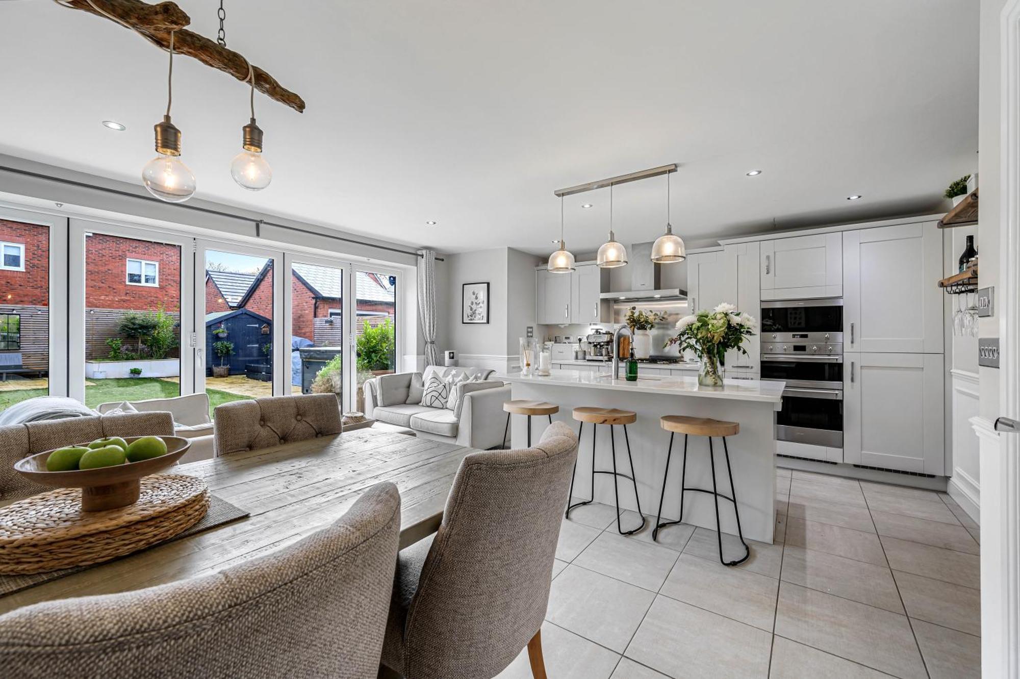 Luxury New With Gym & Hot Tub Near Sefton Park & Centre